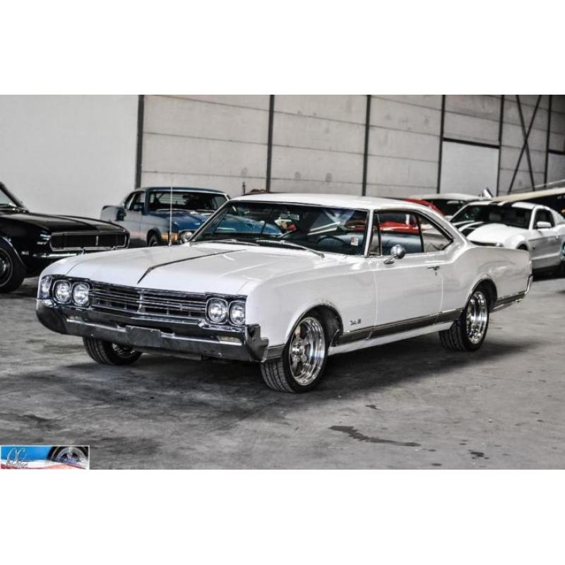 1966 Oldsmobile Delta 425 Super Rocket