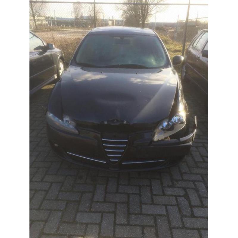 ALFA ROMEO 147 1.9 JTD schadeauto