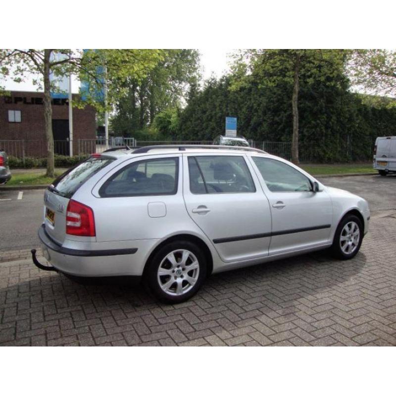 Skoda Octavia combi 2.0tdi elegance NAP, AIRCO NETTE AUTO