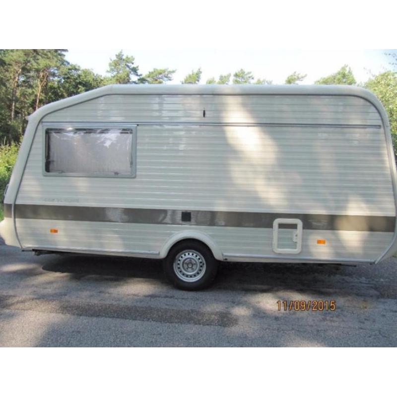 Mooie Avento caravan 4,45 Meter. Avento Royal 445 TL Luxe