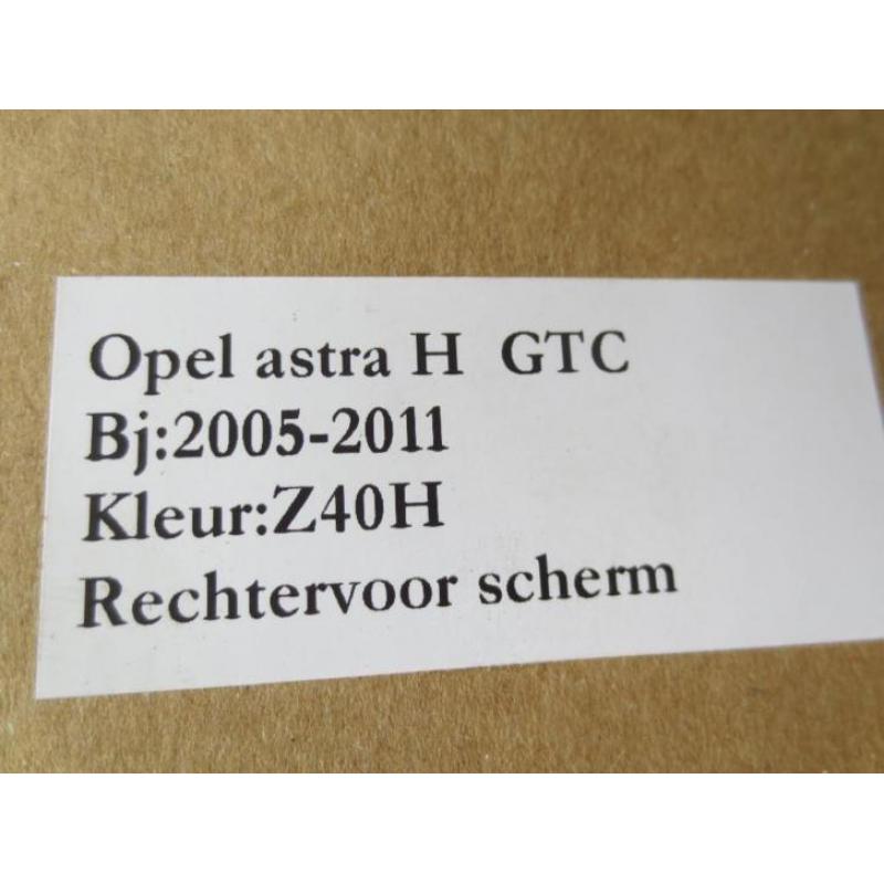 Opel Astra H GTC 2005/2011 Spatbord RV Kleurcode Z40H