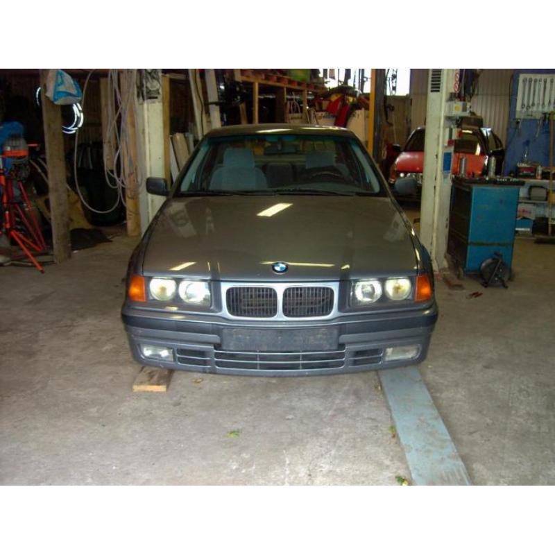 BMW 3 Serie E36 Div. Motorkappen Sedan , Compact en Touring