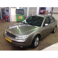 Ford Mondeo 2.0-16V Trend