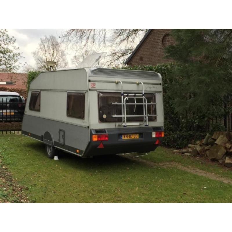 Mooie Kip Caravan 44T