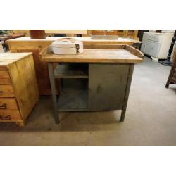 industriele werkbank vintage kast tafel lockers vitrine kast