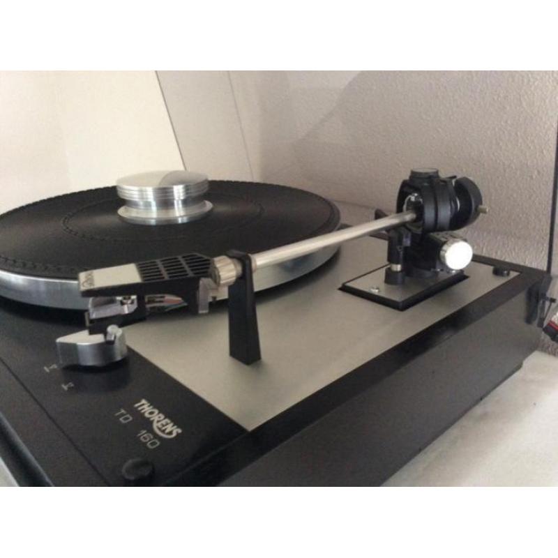 Klasse speler Thorens TD-160 in nieuwstaat te koop.