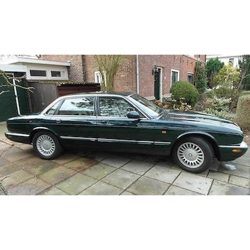 Jaguar XJ 3.2 Executive V8 1999 British Racing Green