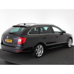 Skoda Superb Combi 1.8 TSI ELEGANCE Leder Navi Panoramadak