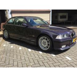 Een mooie track/drift BMW 328i coupe