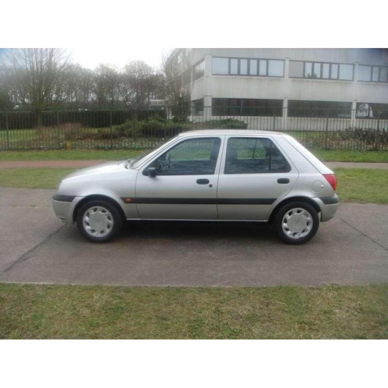 Ford Fiesta 1.3-8V Century stuurbekrachtiging