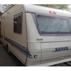 Adria Unica 462 PH 4 complete persoons Caravan