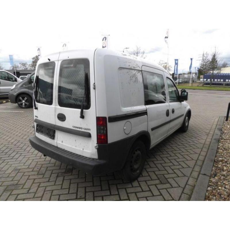 Opel combo 1.3 cdti 51 kw 2005 175.000 km voor onderdelen