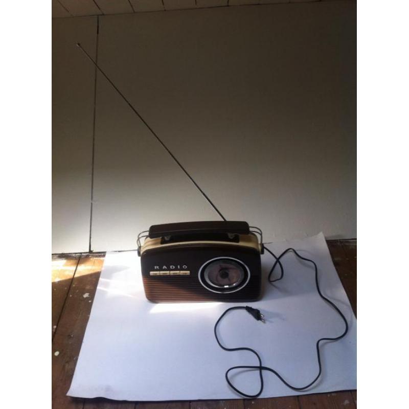 Retro / vintage radio (cresta fm055)