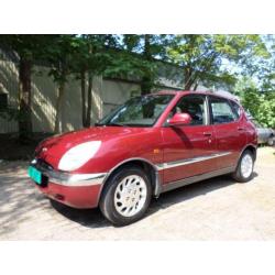 Daihatsu Sirion 1.0 12V ZTi ! MOTOR ROOKT ! (bj 2004)