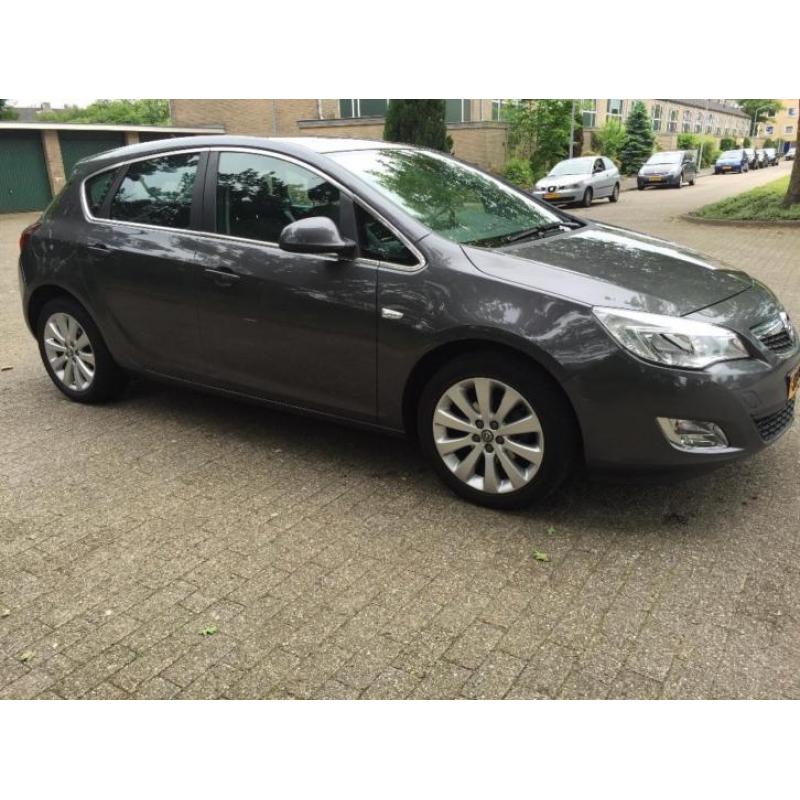 Opel Astra 1.4 Turbo 88KW 5D 2011 Grijs