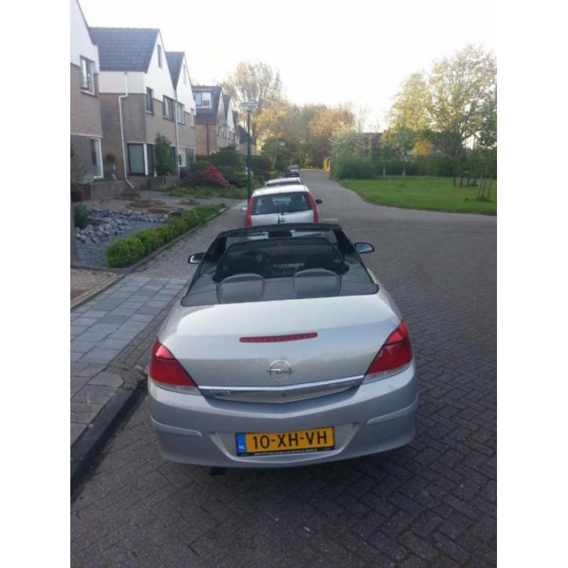 Opel Astra 1.6 16V Twintop Grijs