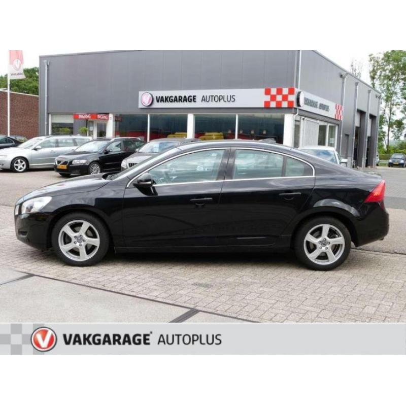 Volvo S60 2.0 D3 Momentum Automaat (163pk), Leder / Navigati