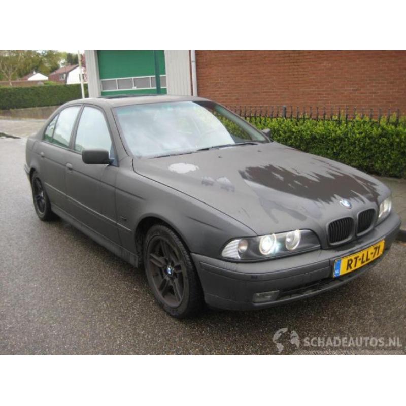 BMW 5 Serie 528i exuctive (bj 1997)