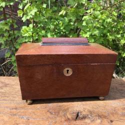 oude Engelse mahonie tea caddy - theedoos antiek- met deksel