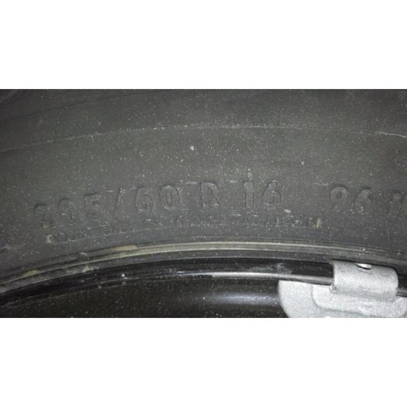 Velg 6 1/2XJ 16 4 met winterband 205 / 60 R 16