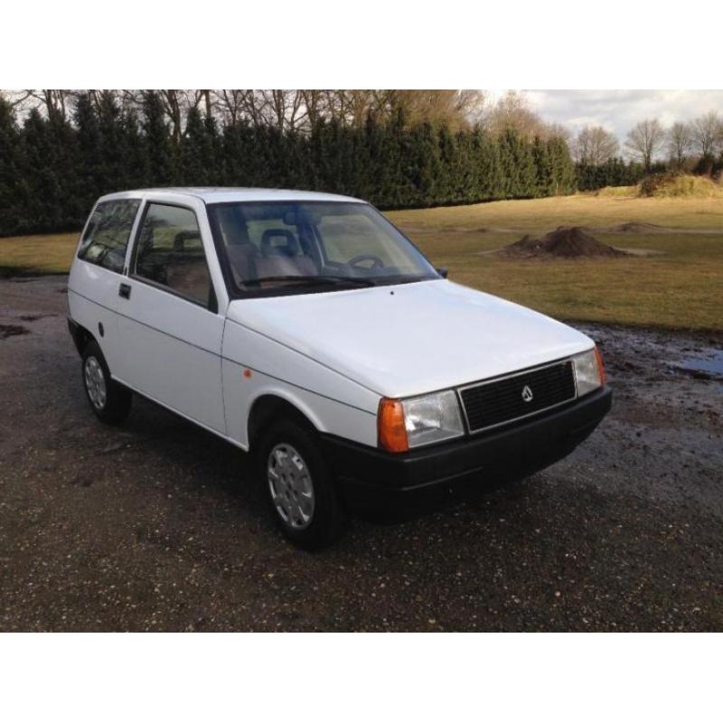 LANCIA Y10 , nieuwe auto, 1350 km!!!