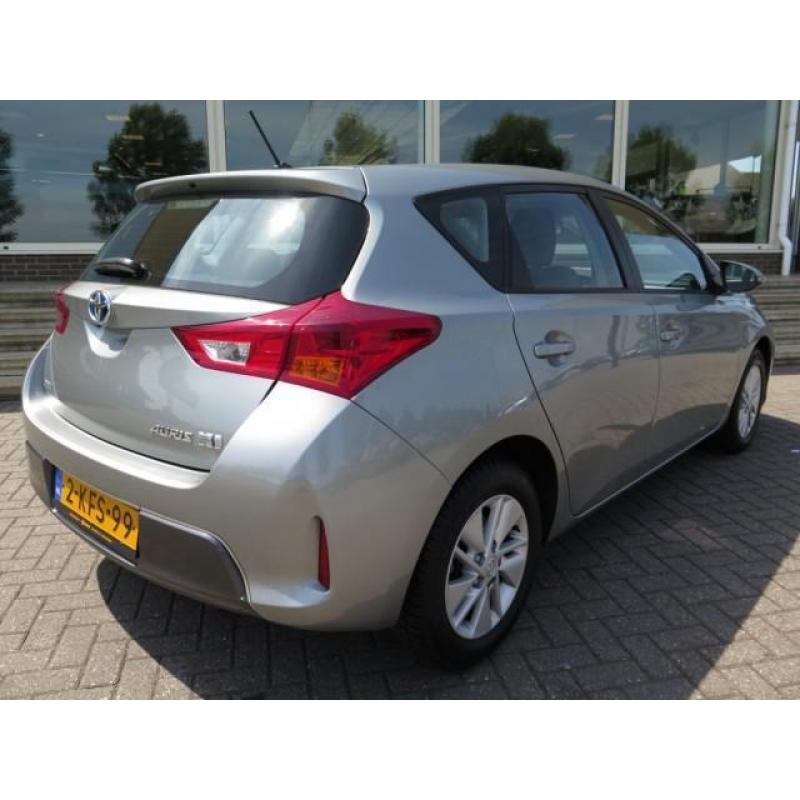 Toyota Auris 1.8 Full Hybrid 5DR CVT | Lease € 263,– per mnd