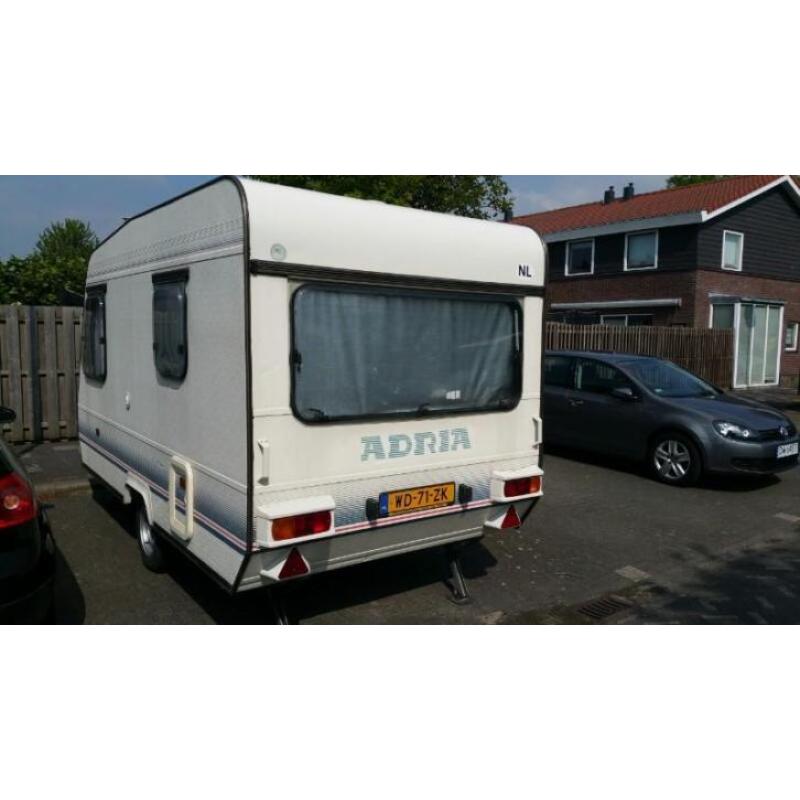 Adria 4270 TD met stapelbed