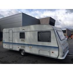 Caravan Adria 542 bj. 2007 - met vast en stapelbed