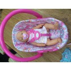 Te koop Baby Born inclusief bedje, maxi cosi en accessoires