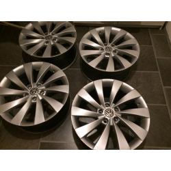 scirocco velgen 18 inch 5x112 225/40R18 opnieuw gespoten!!