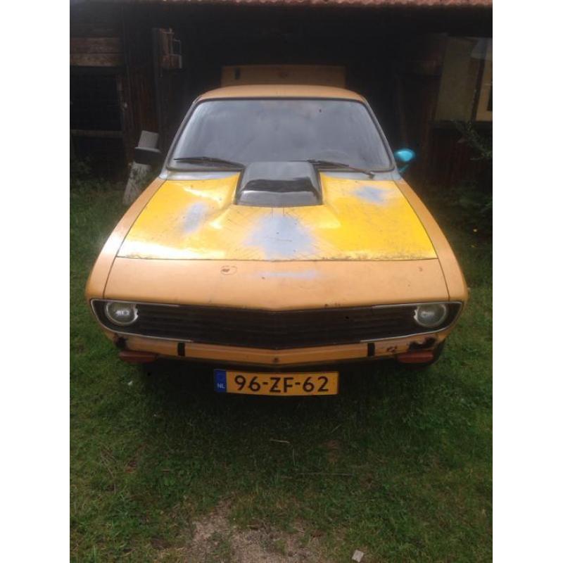 Opel manta a motorkap / gril