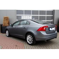 Volvo S60 T3 Momentum Automaat Navi Xenon MY2016 (bj 2015)