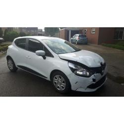 Renault clio 1.2 2013 5drs navi airco 35dkm rijdbare schade