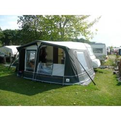 Zeer mooie ADRIA caravan met Z.G.A.N Dorema tent uit 2013!!!