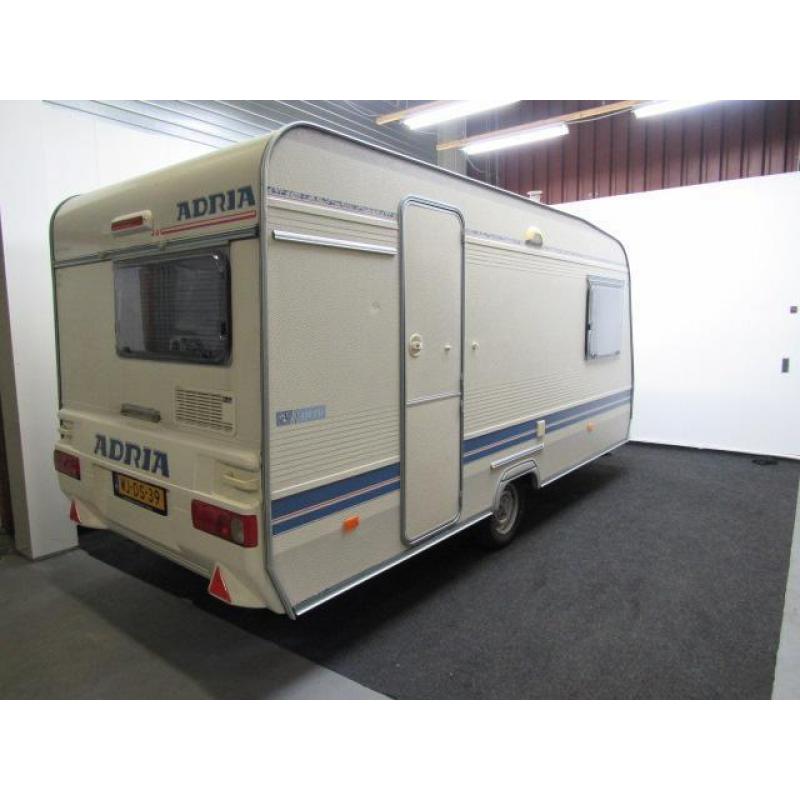 Adria 430 ph vastbed 4prs