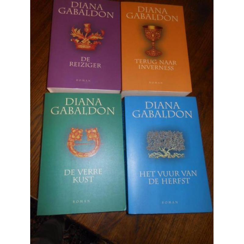 Diana Gabaldon De Reiziger serie deel 1 t/m 4 Outlander