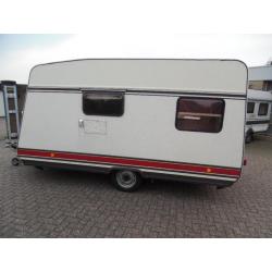 Leuke beginners caravan 2 zitjes en een mooie voortent