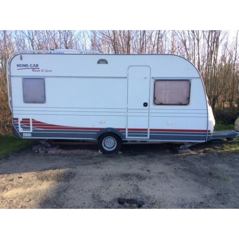 Home-Car 450 spirit rondzit en vast bed en airco