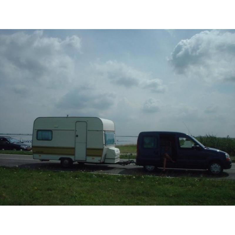 Caravan met voortent