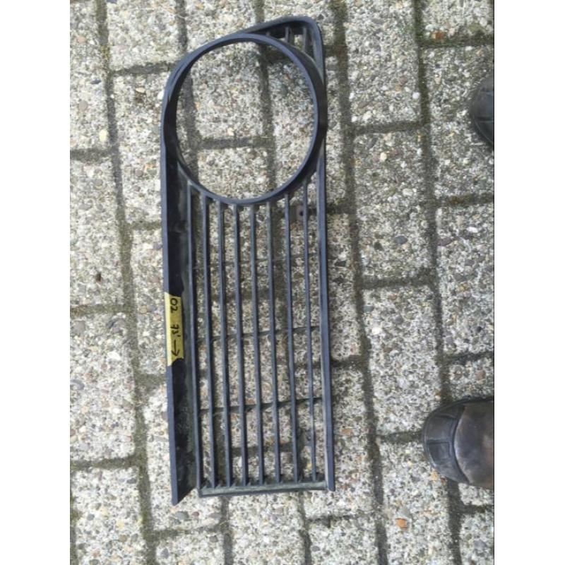 Linker kunstof grill Bmw 02