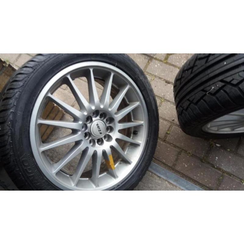 Volkswagen Beetle Golf 4 en Audi zomer banden velgen 17