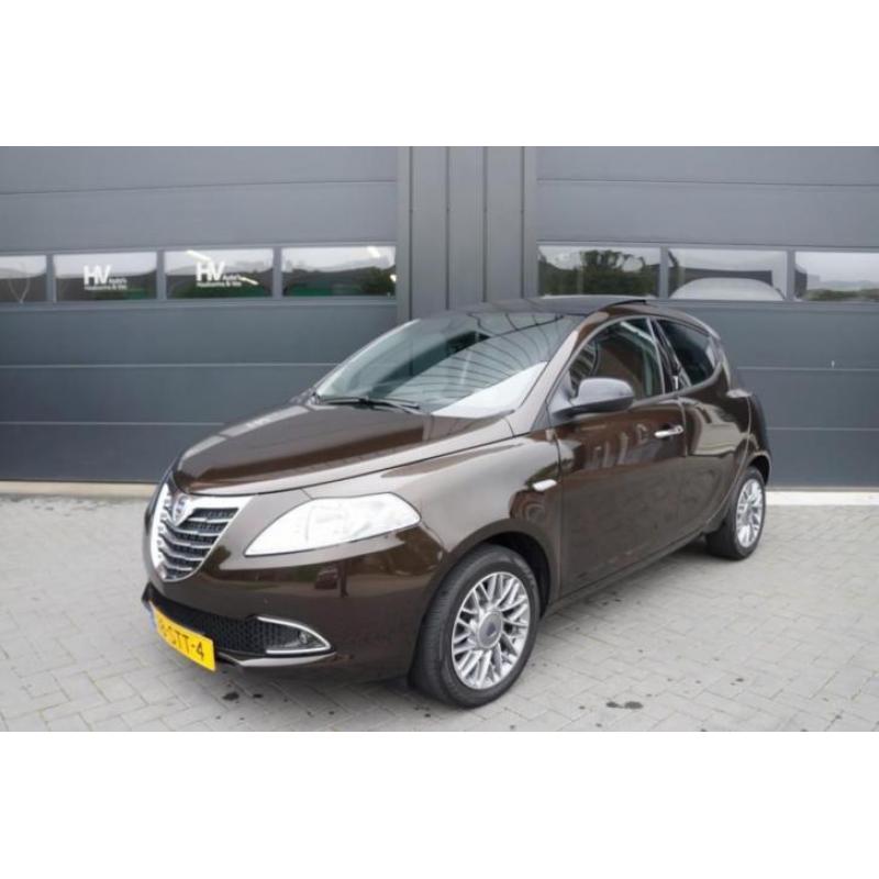 Lancia Ypsilon 0.9 TWINAIR PLATINUM Panorama-dak (bj 2011)