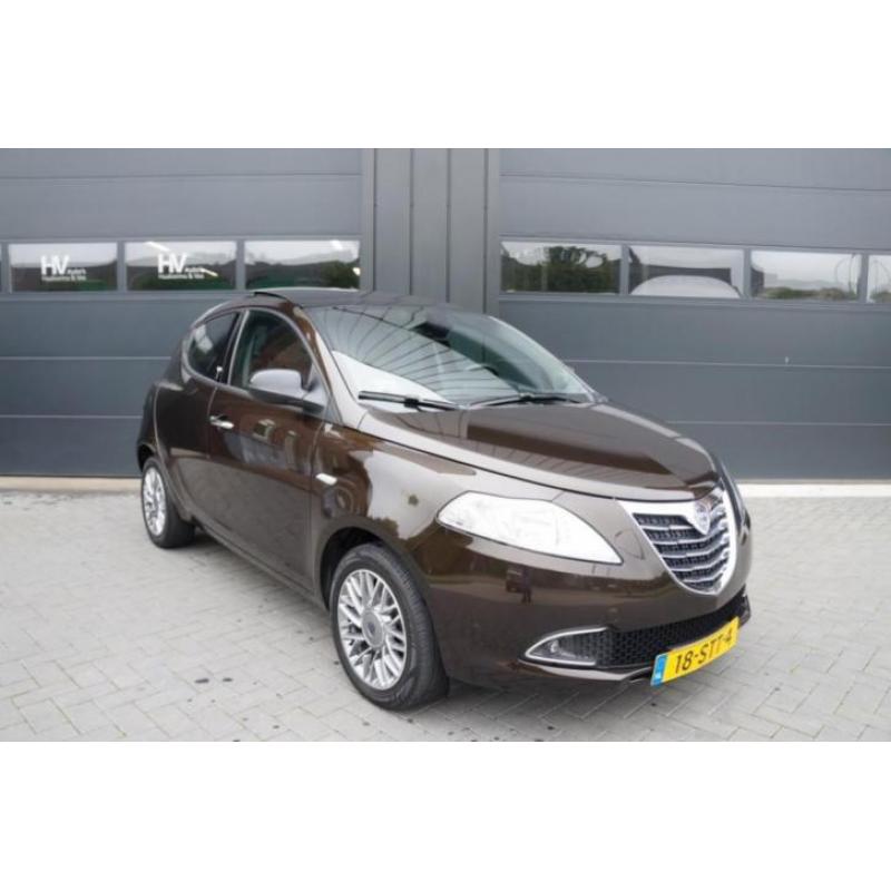 Lancia Ypsilon 0.9 TWINAIR PLATINUM Panorama-dak (bj 2011)