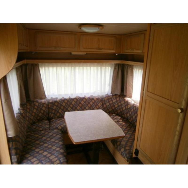 Wilk De luxe 471 '95 Vast bed- Rondzit- Toilet (bj 1995)