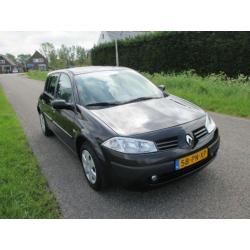 Renault Megane 1.6-16V Expression Comfort 5 Drs (bj 2004)