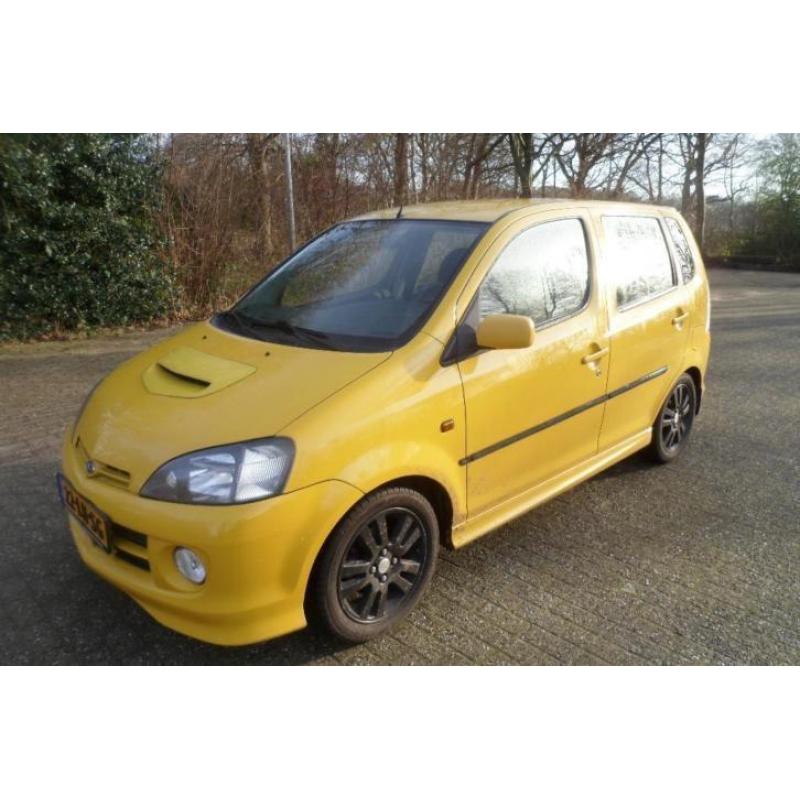 Daihatsu YRV 1.3 Turbo Automaat 2003 Geel met airco