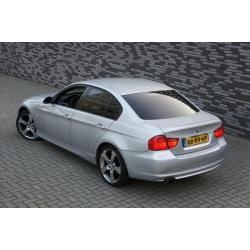 BMW 318d LCI 2010 Bi-Xenon.Leder.Dvd.Ecc.Dynavin.Navi Schade