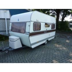 IT 4000 Caravan met voortent + grondzeil en inventaris