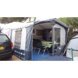 Home Car 38 Caravan (in stalling Noord Italie)