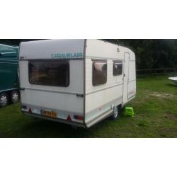 Hele mooie Caravelair caravan met voortent!